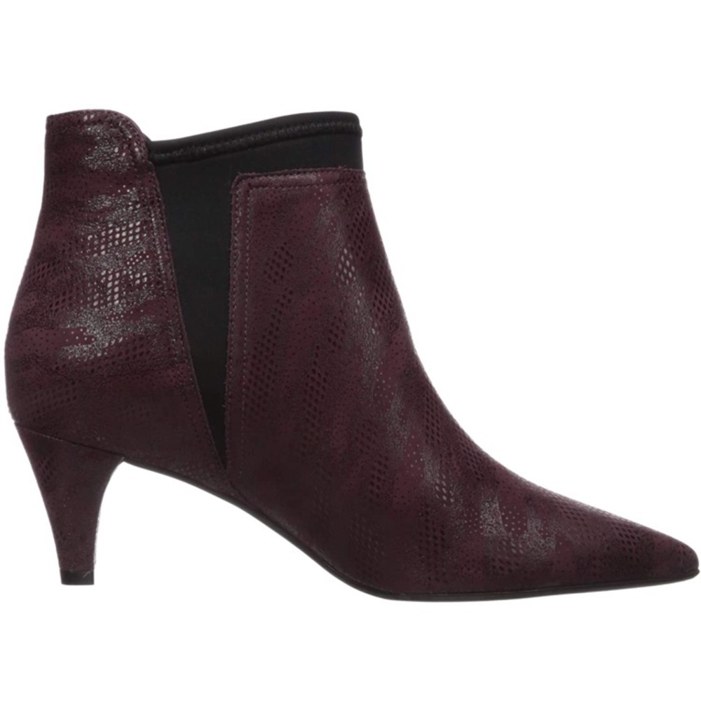 MARC JOSEPH NEW YORK Leather Made in Brazil 2.25 Inch Heel Ankle Bootie 9.5